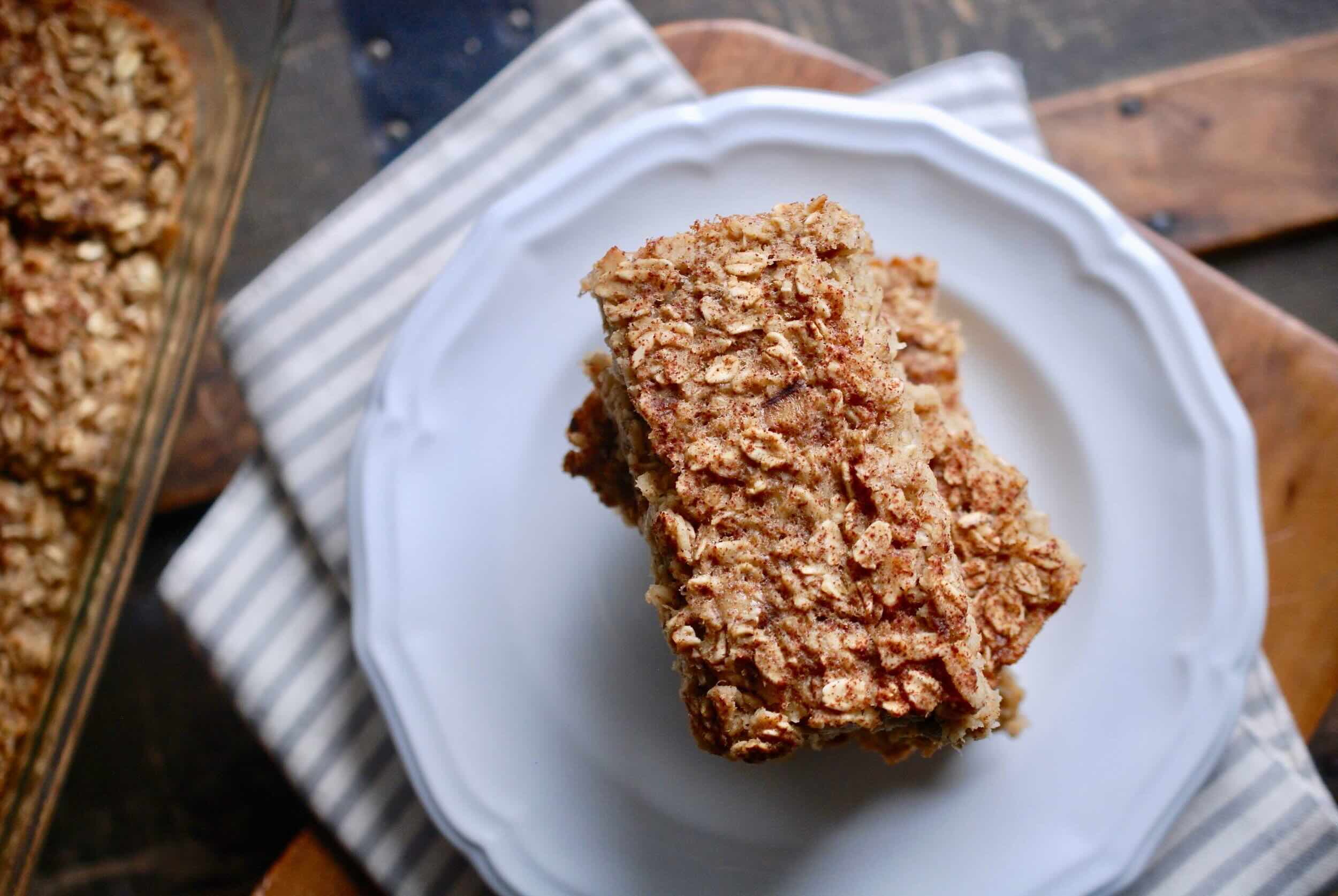 banana-bread-baked-oatmeal-bars-recipe