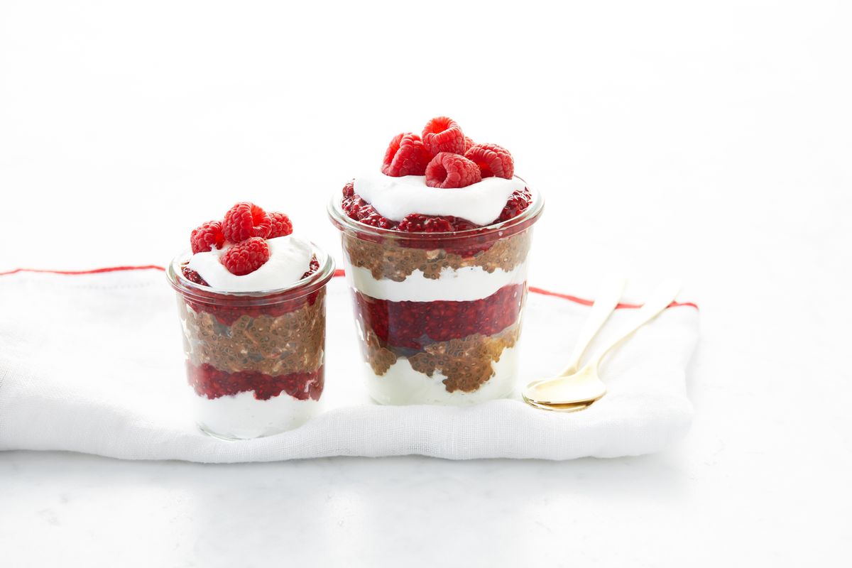 chocolate-raspberry-breakfast-parfait-recipe