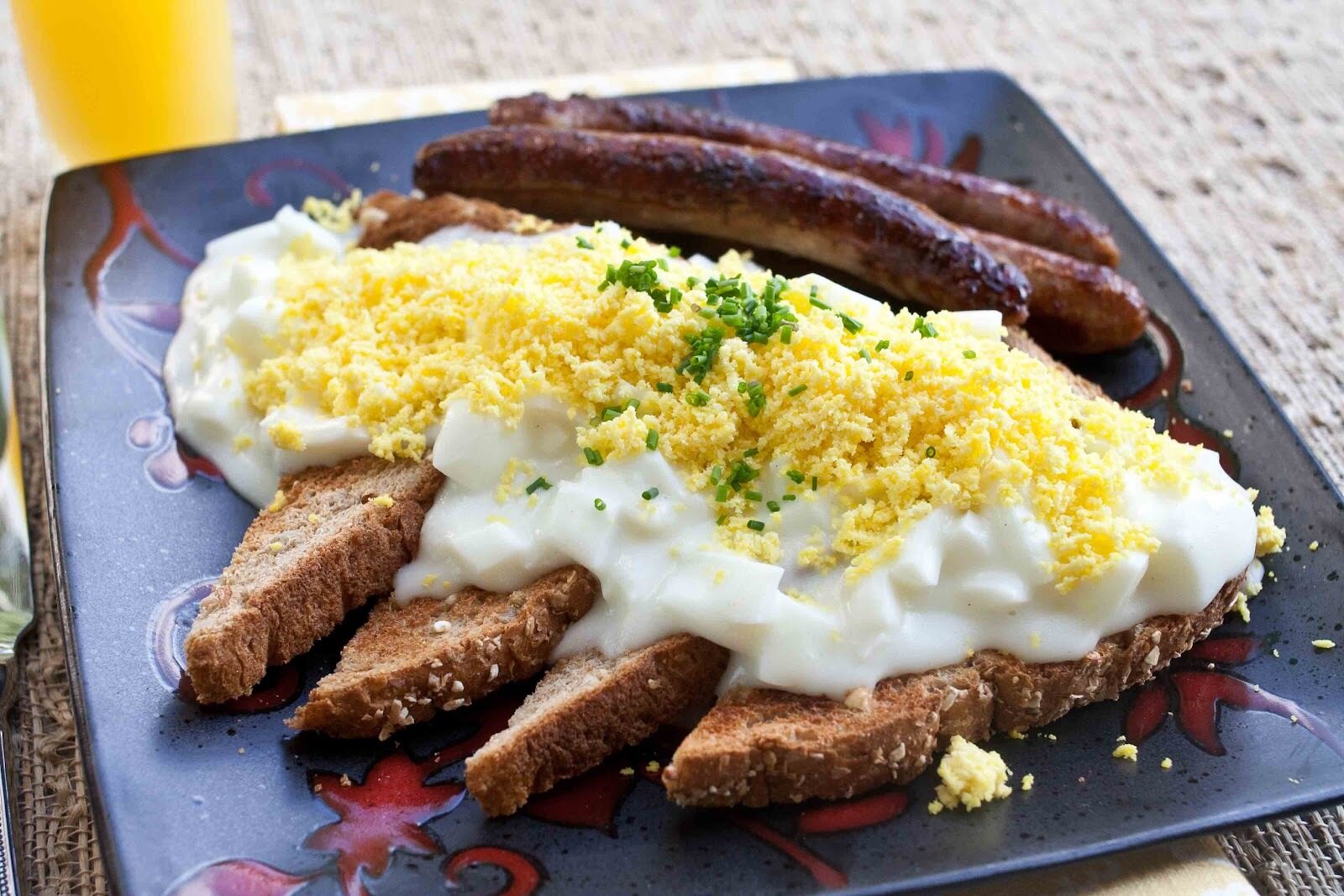creamed-eggs-on-toast-recipe