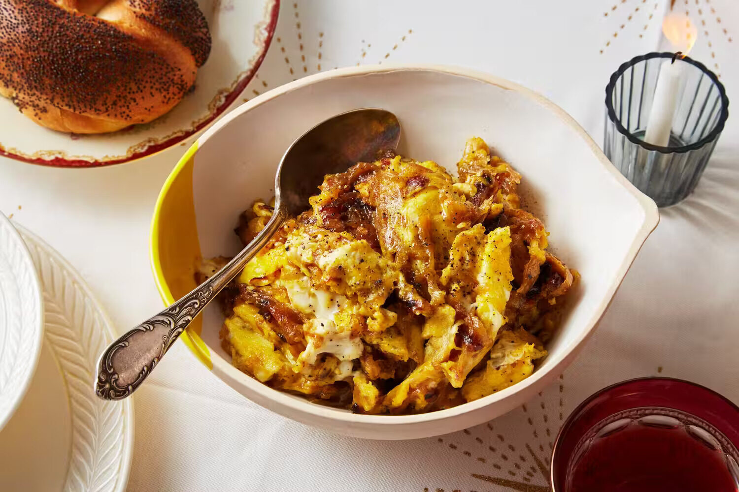 onion-and-mushroom-scrambled-eggs-recipe