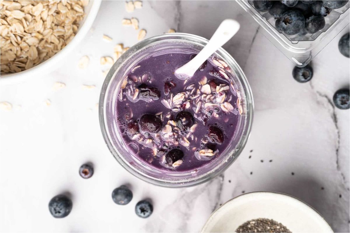 overnight-oats-blueberry-smoothie-bowl-recipe