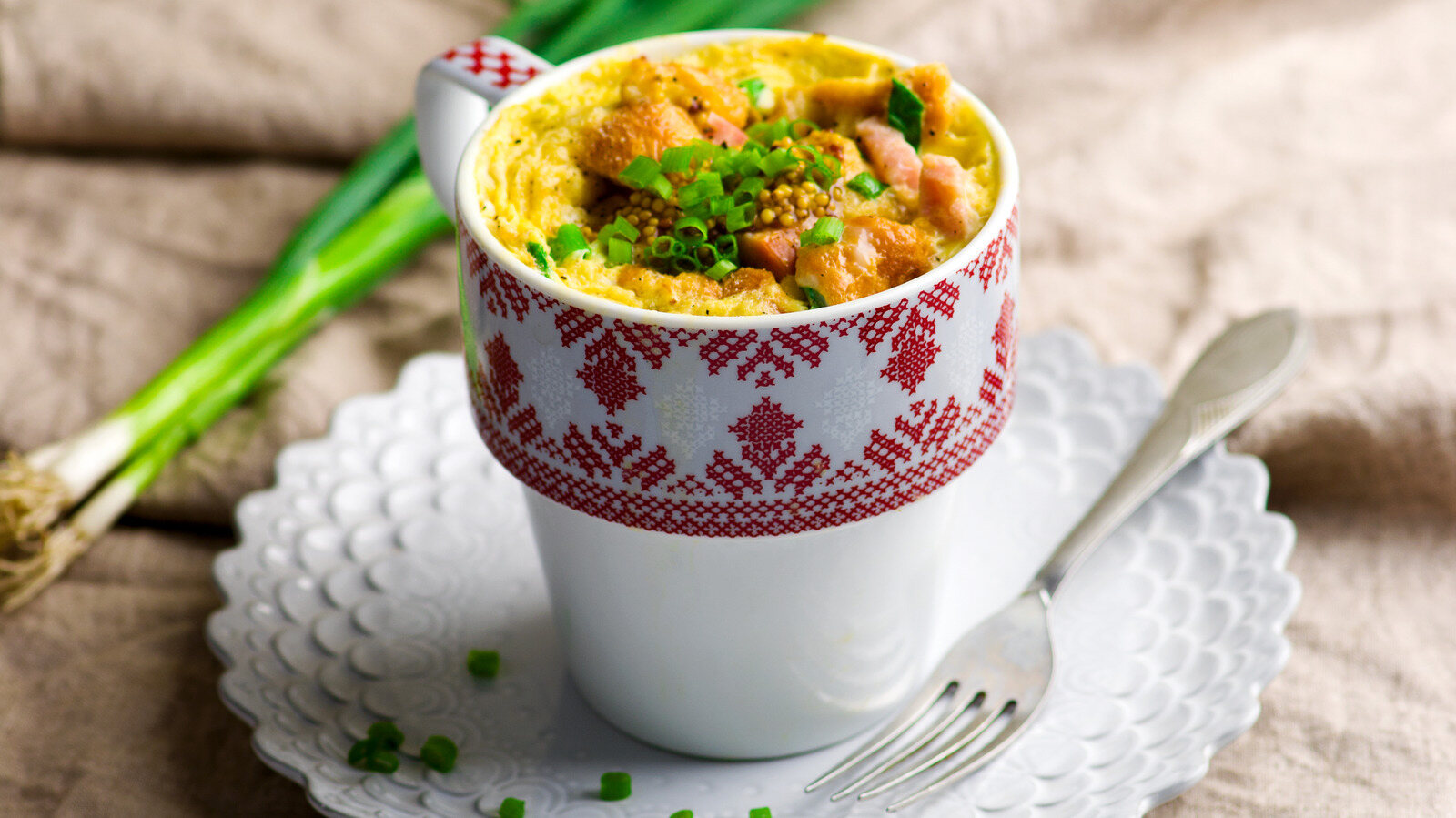 scrambled-eggs-in-a-mug-recipe