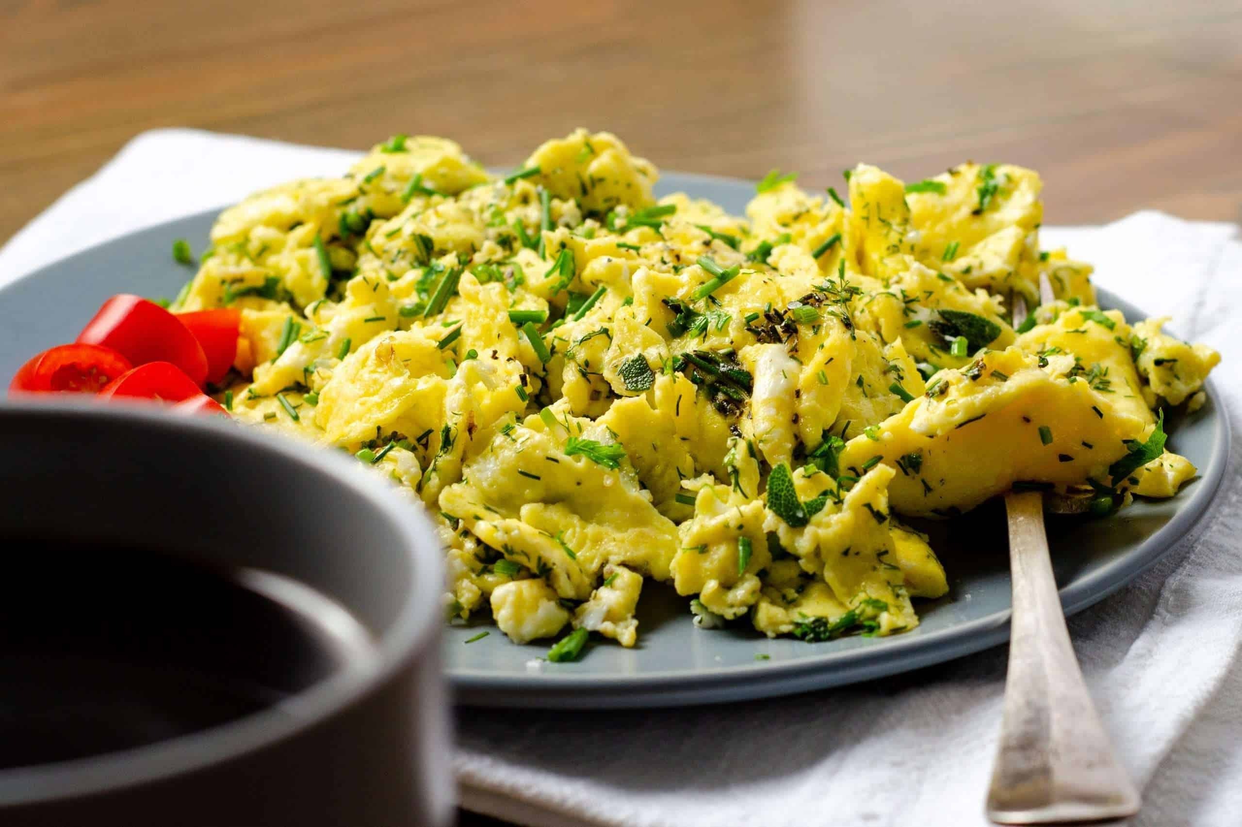 seasoned-scrambled-eggs-recipe