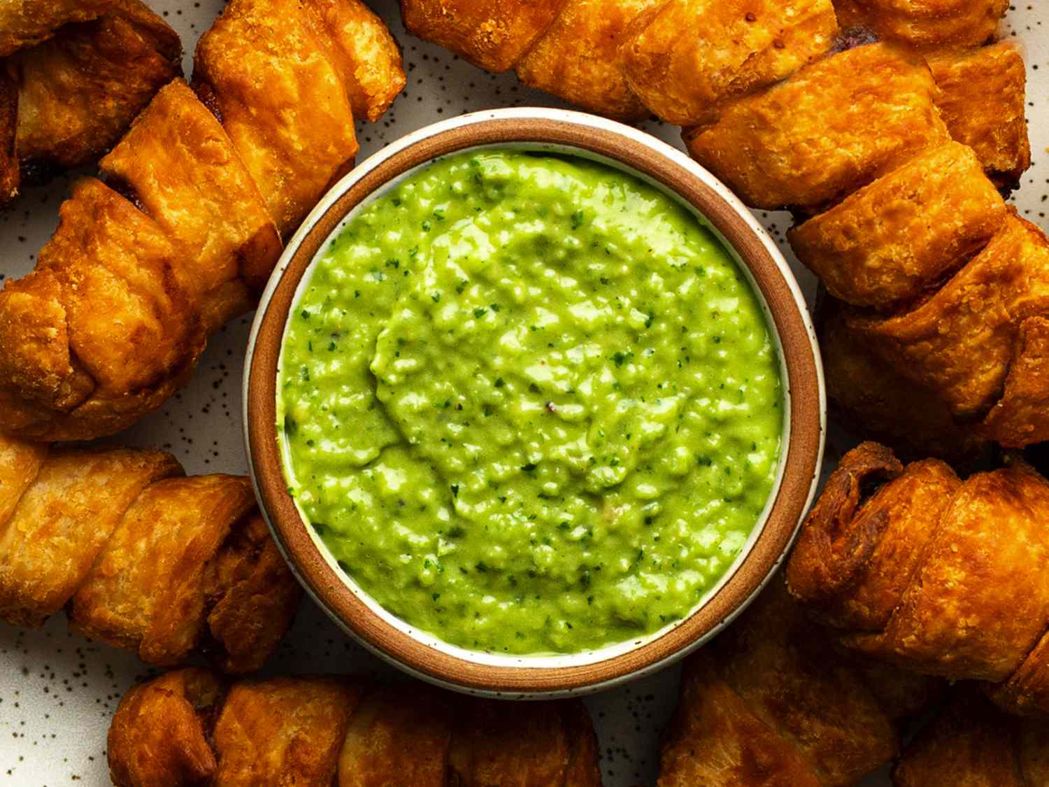 velvety-avocado-pesto-dip-recipe